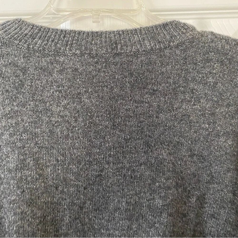 Vince Camuto Heather Gray V-Neck Long Sleeve Women's Size Medium Sweater NWT! - Picture 10 of 16